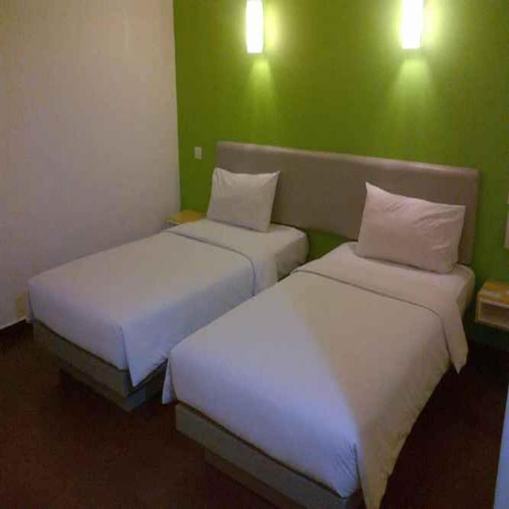 Amaris Hotel Thamrin City Jakarta Exterior photo