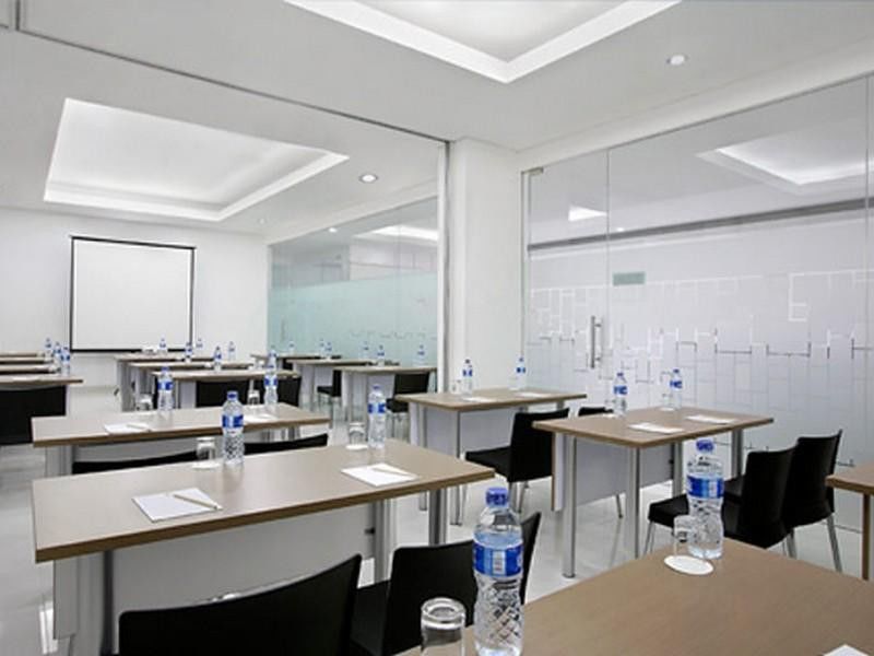 Amaris Hotel Thamrin City Jakarta Exterior photo
